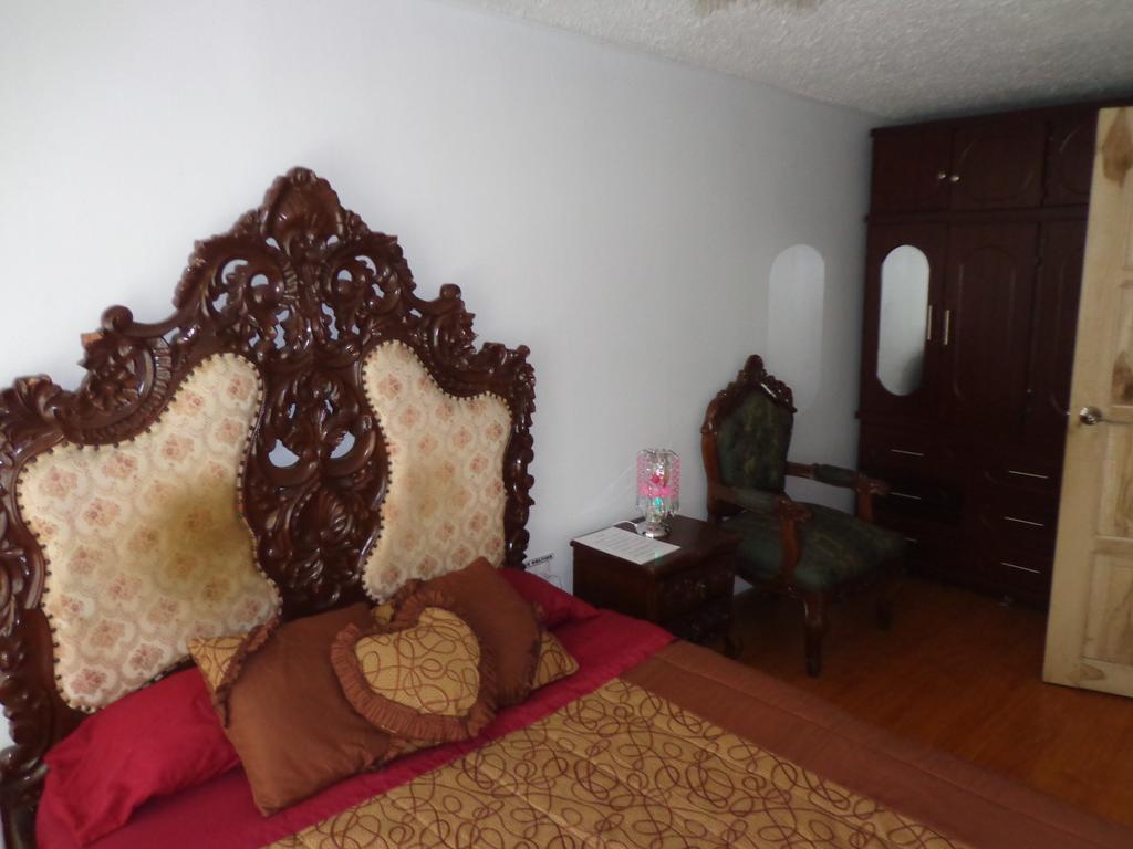 Hotel Escocie - Quito Esterno foto